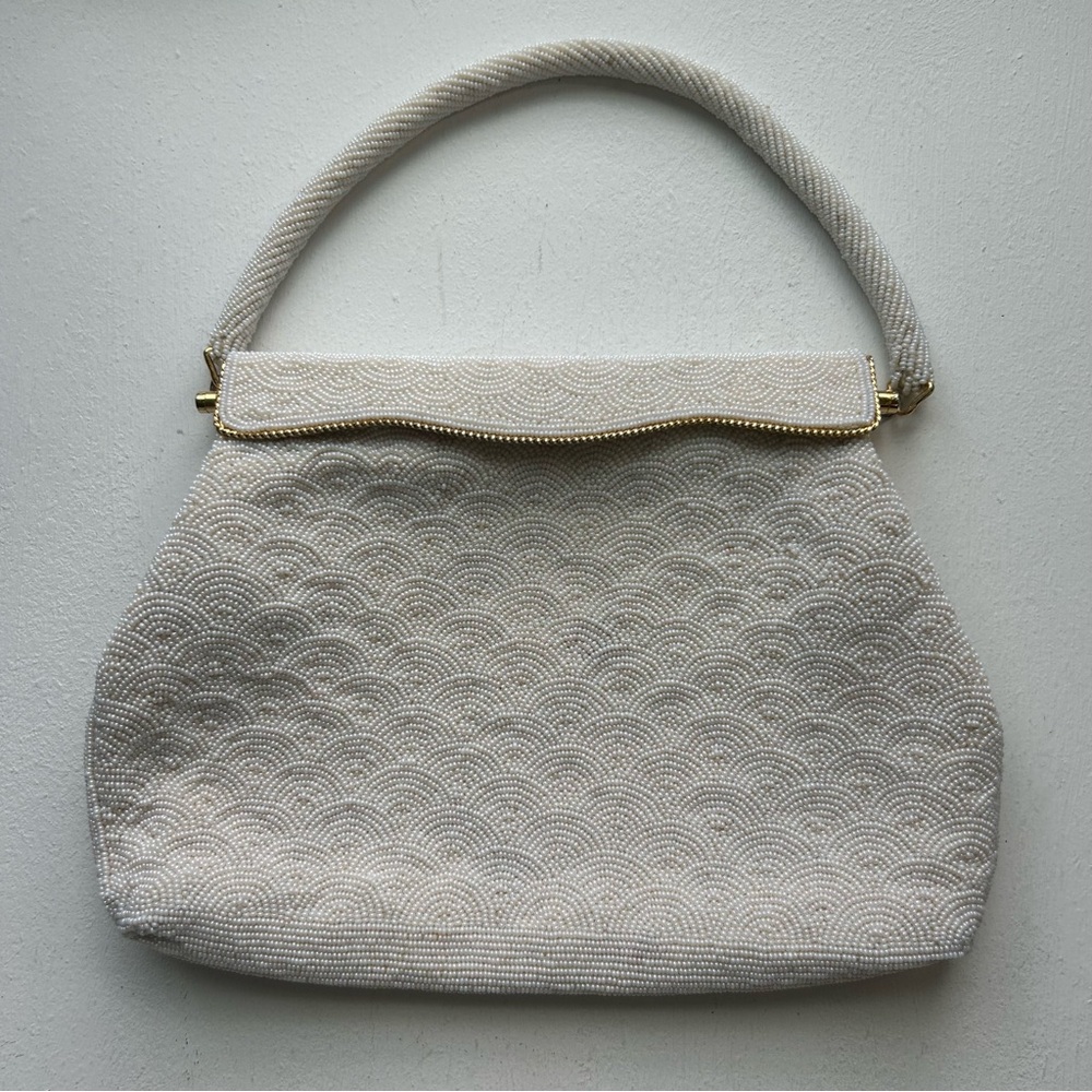 Ivory Beaded Scallop-Pattern Clutch with Gold Trim